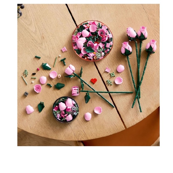 LEGO Botanical Collection Blush Pink Roses - Picture 5 of 8